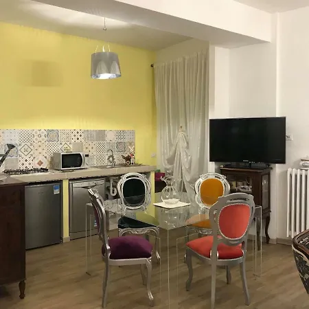 Apartment Yellow Rose *